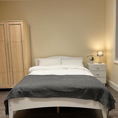 Beautiful Rooms Only Few Steps Away From Bruce Grove Tottenham Stadium Londra Esterno foto