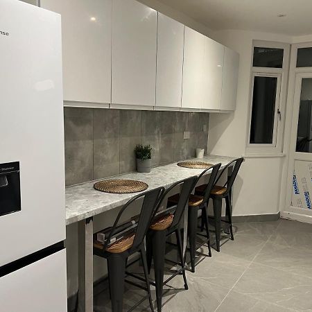 Beautiful Rooms Only Few Steps Away From Bruce Grove Tottenham Stadium Londra Esterno foto