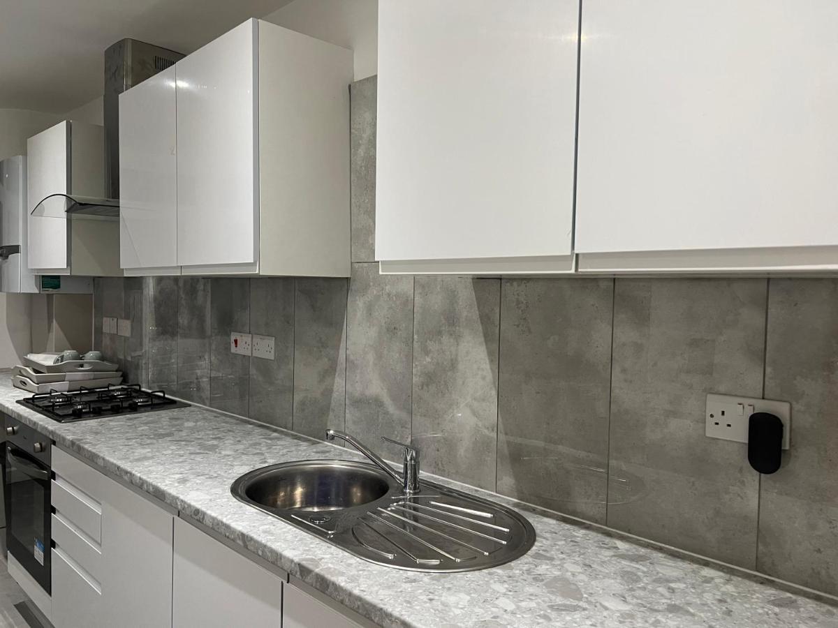 Beautiful Rooms Only Few Steps Away From Bruce Grove Tottenham Stadium Londra Esterno foto