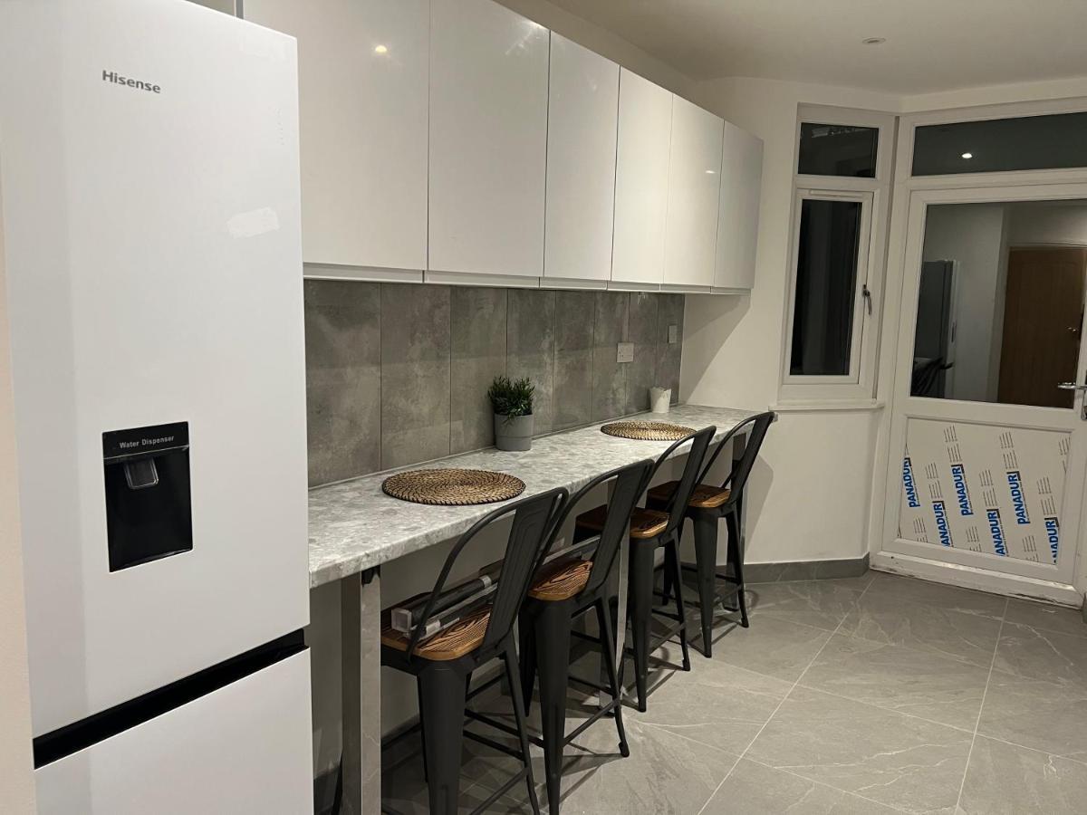 Beautiful Rooms Only Few Steps Away From Bruce Grove Tottenham Stadium Londra Esterno foto