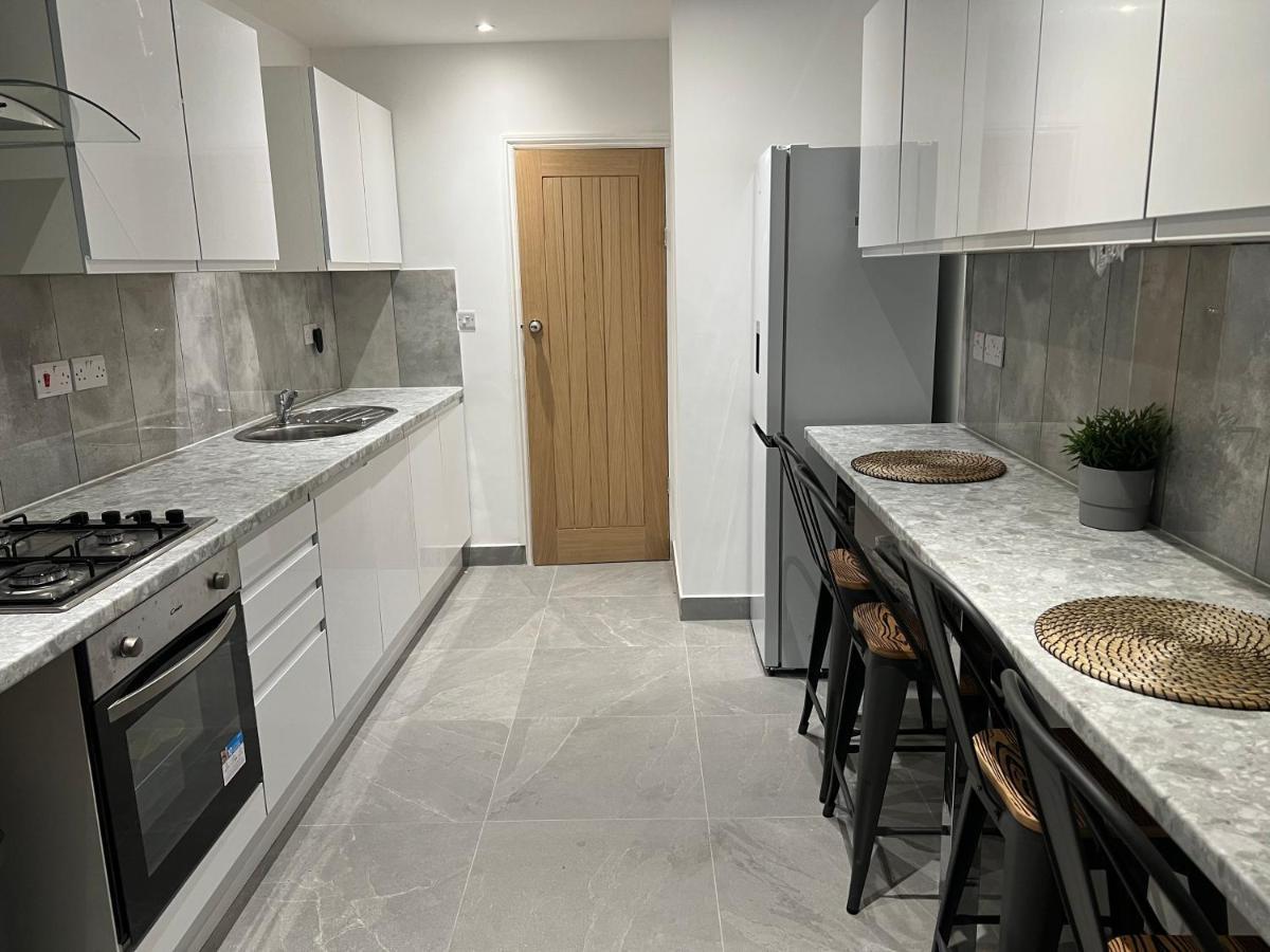 Beautiful Rooms Only Few Steps Away From Bruce Grove Tottenham Stadium Londra Esterno foto
