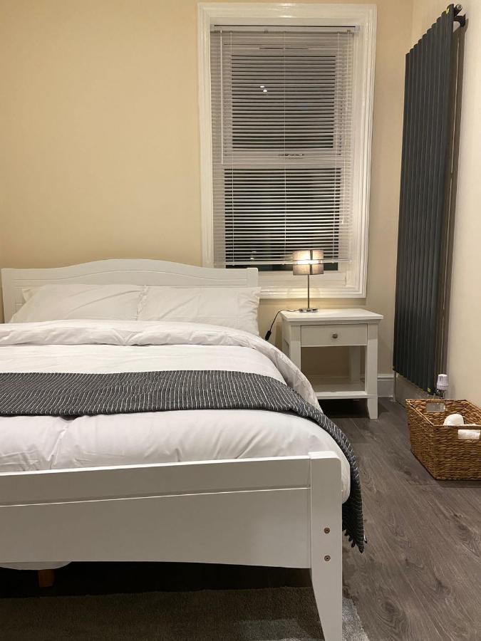 Beautiful Rooms Only Few Steps Away From Bruce Grove Tottenham Stadium Londra Esterno foto